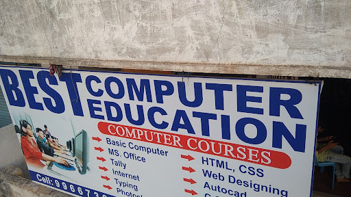 Tutor Teaching Classes of Best Computer Education