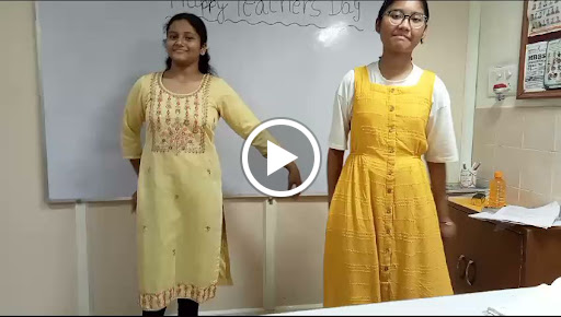 Tutor Teaching Classes of Buniyaad Tuition Centre