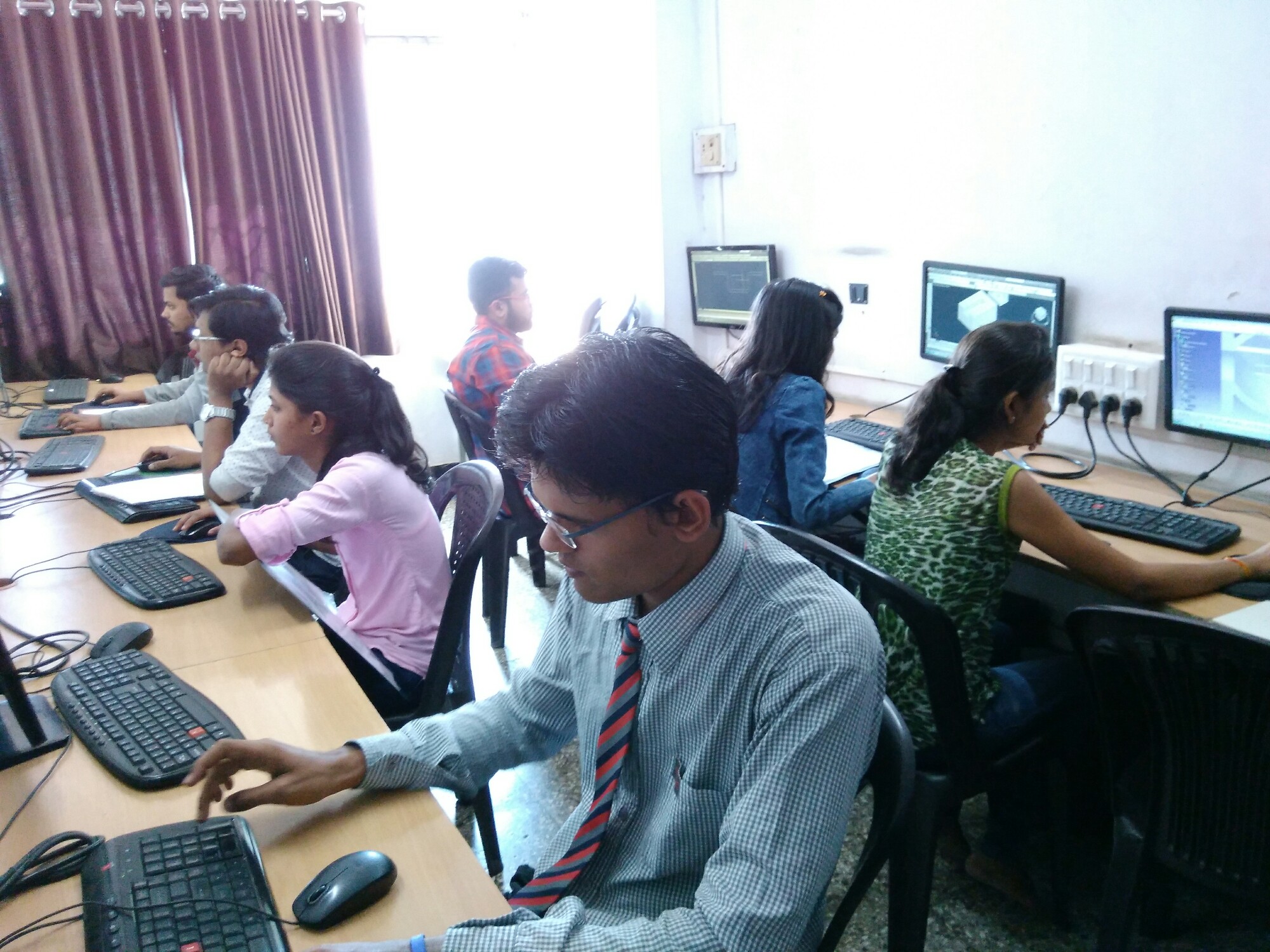 Practice Lab of CAD CAM ACADEMY - AUTOCAD CATIA TRAINING INSTITUTE IN NASHIK