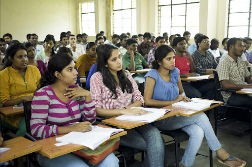 Tutor Teaching Classes of Career Focus