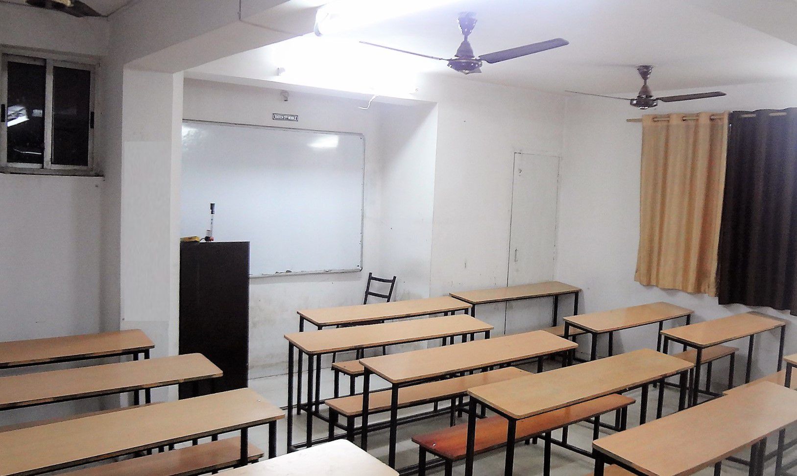 Projector Classrooms – Visual Learning Experience of CONCEPTS (Commerce Coaching class In Ranchi)