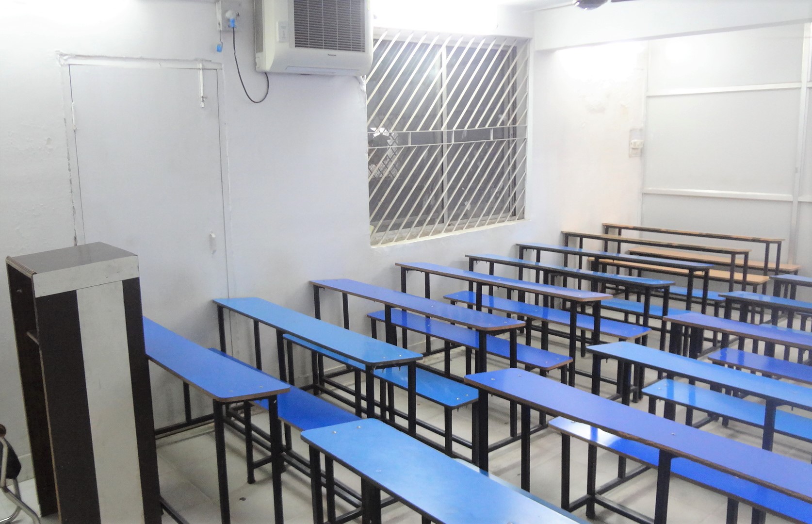 Projector Classrooms – Visual Learning Experience of CONCEPTS (Commerce Coaching class In Ranchi)