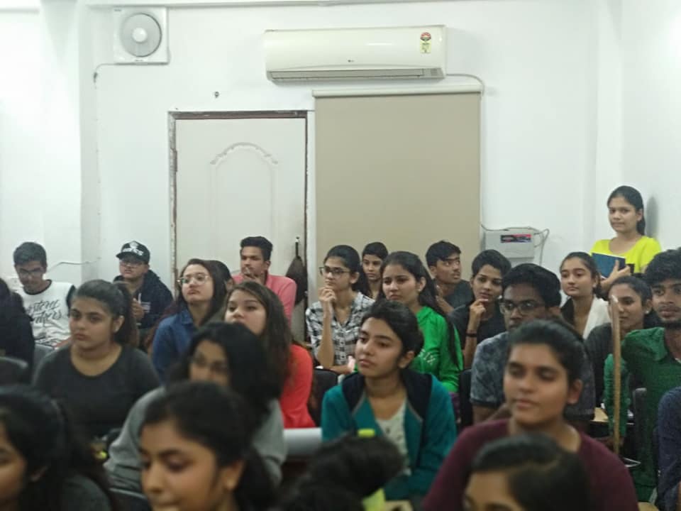 Tutor Teaching Classes of Design Aspirants Indore