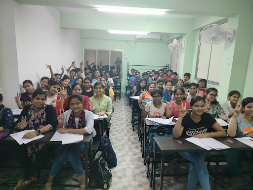 Tutor Teaching Classes of Evolution Classes