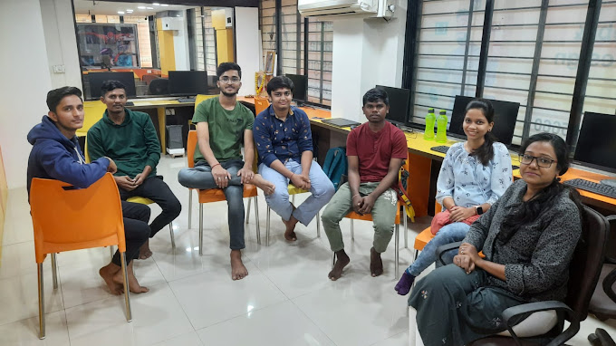 Team Discussion Area of Frameboxx Vadodara