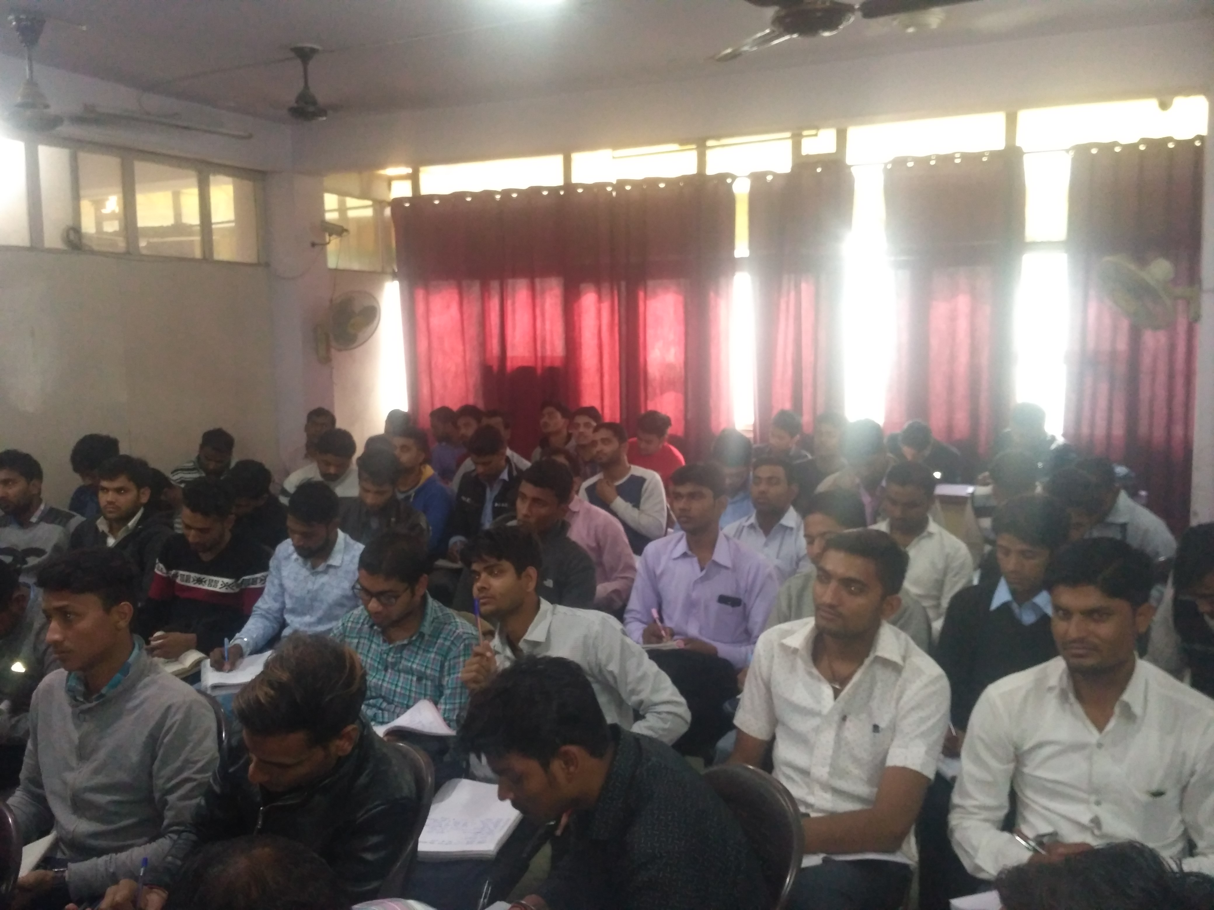 Tutor Teaching Classes of PATLIPUTRA COACHING CENTRE PVT. LTD.
