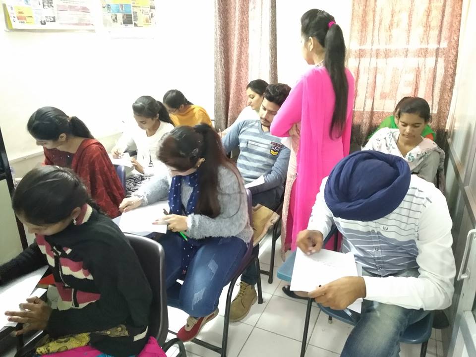 Tutor Teaching Classes of Universal Institute