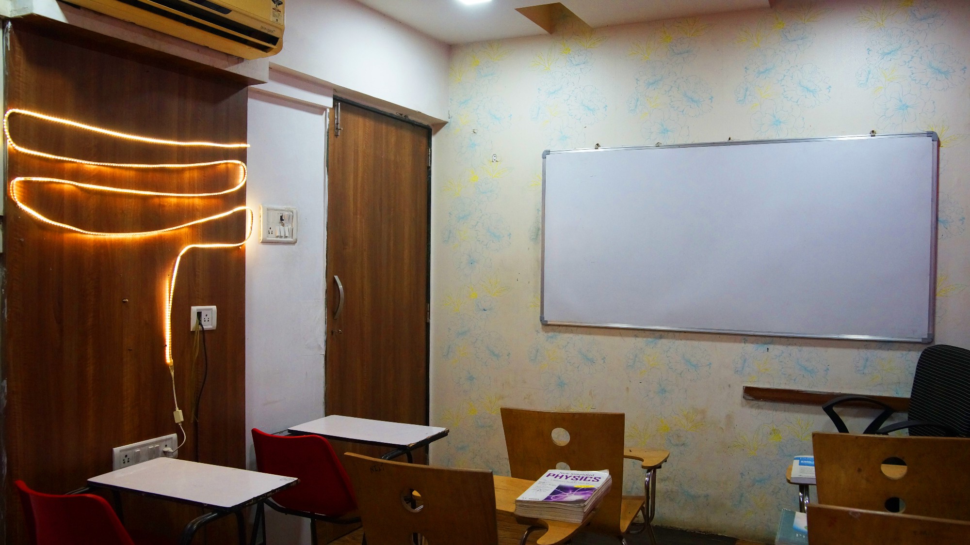 Modern Classroom of Education classes
