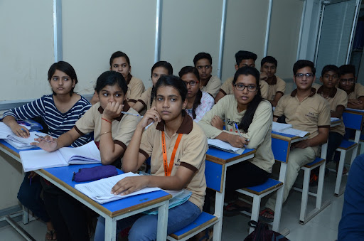 Tutor Teaching Classes of Ims Career Maker Courses Pvt Ltd