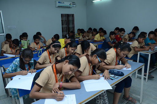 Tutor Teaching Classes of Ims Career Maker Courses Pvt Ltd