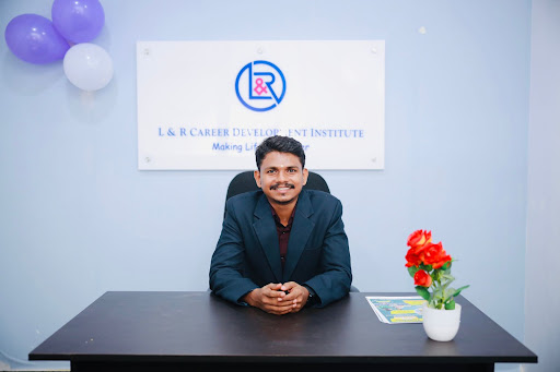 Reception of L&R Career Development Institute