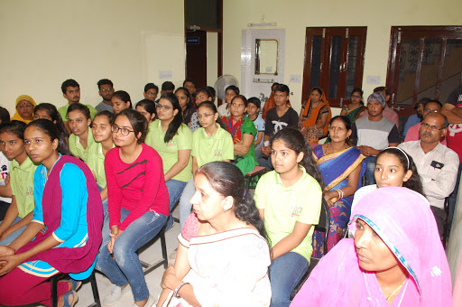 Tutor Teaching Classes of Lucky Career Academy