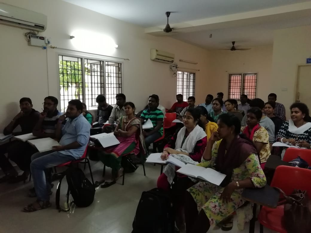 Tutor Teaching Classes of Nesto Institute 