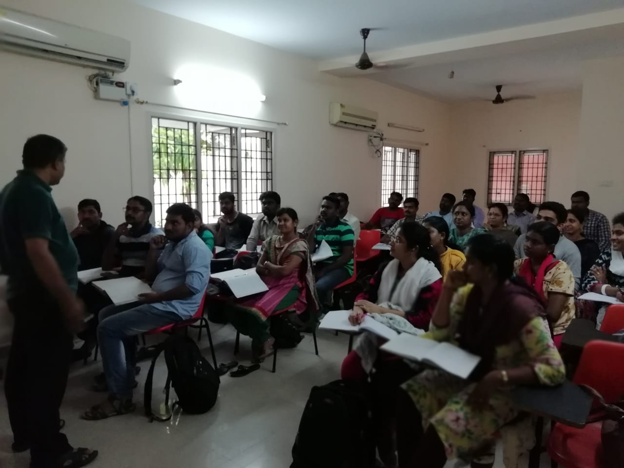 Tutor Teaching Classes of Nesto Institute 