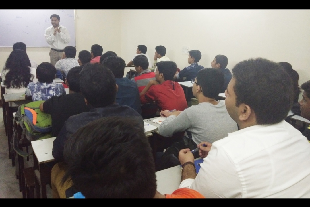 Tutor Teaching Classes of Nivedita Classes