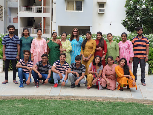 group photo of Papayacare