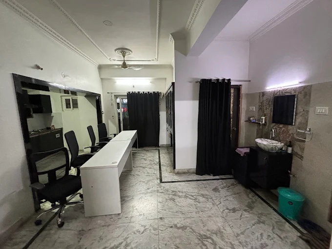Consultation Rooms - Confidential and Personalised Consultations of My Travel Buddy
