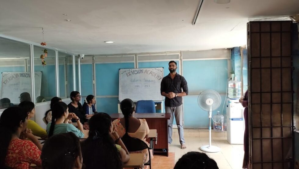 Interactive Classrooms of RK Vision Academy for IIT-JEE Exam