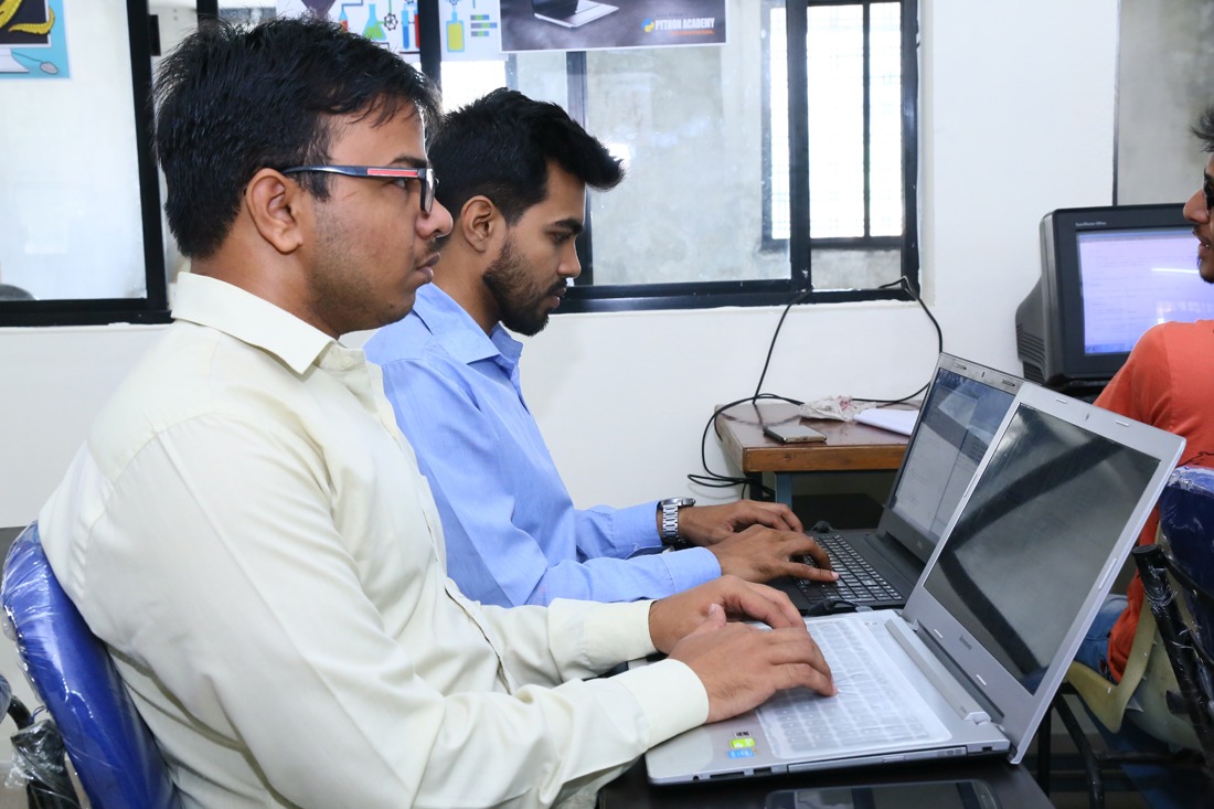 Python/R Coding Sessions of Anup Kelkar's Python Academy