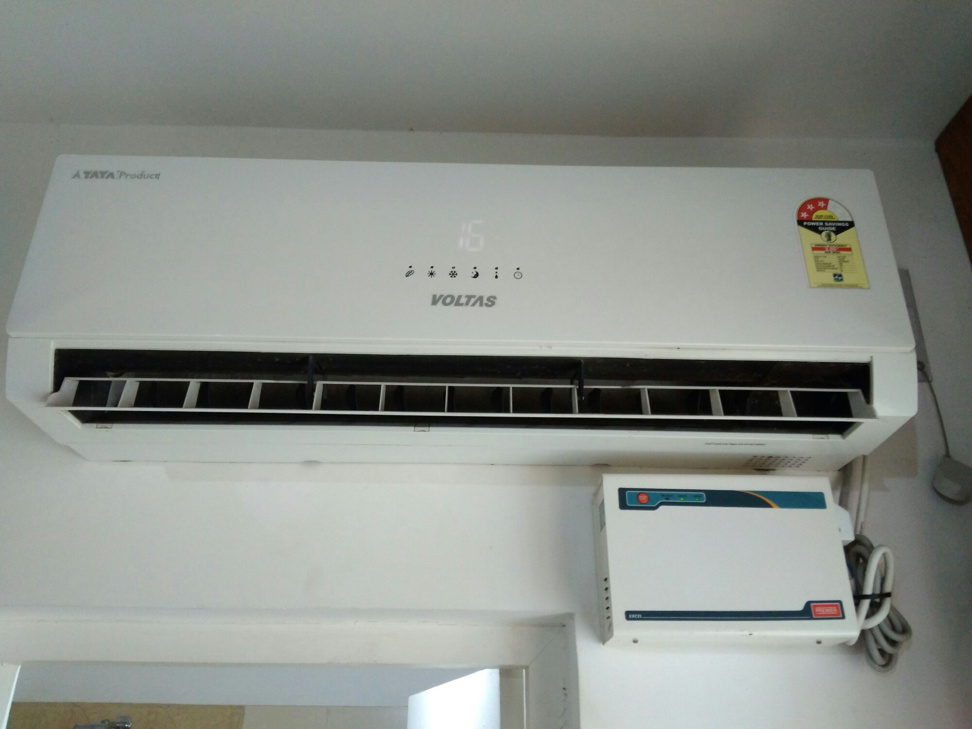 Indoor & Outdoor AC Units of Freezing Cool Services