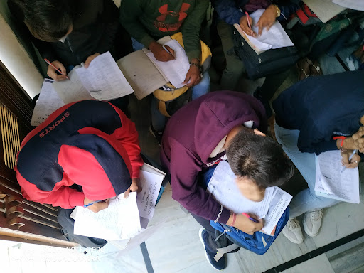 One-on-One Coaching of Ruhela Competition Coaching Center
