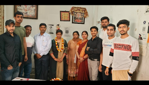 Faculty of Ruhela Competition Coaching Center