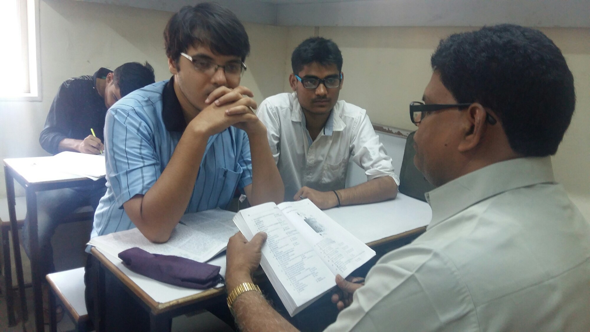 Tutor Teaching Classes of S.Kumar Educational Institute & Tutorial
