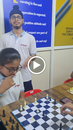 Tutor Teaching Classes of Samarth Institute
