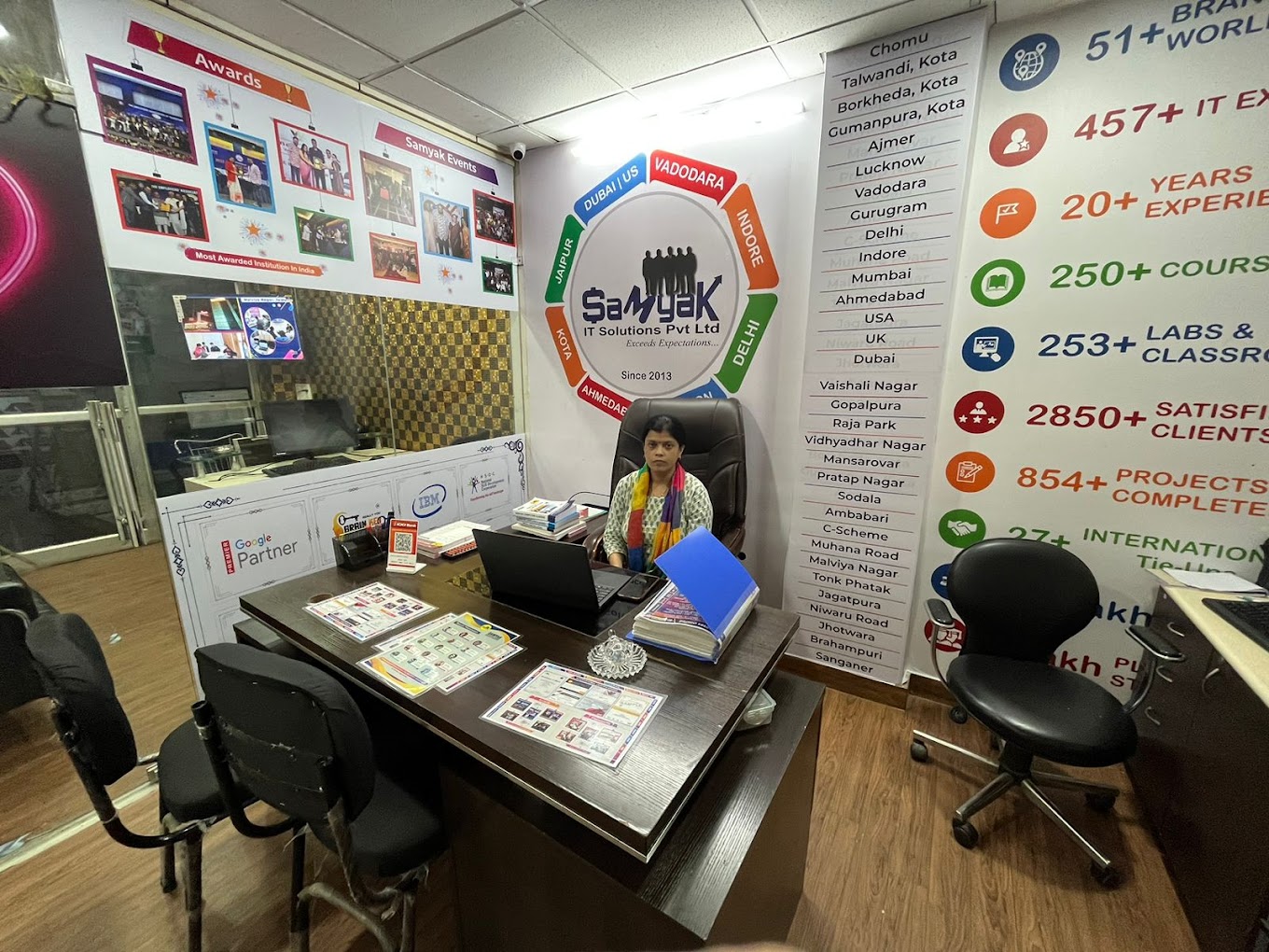 Counselling Desk of Samyak Computer Classes, Kalkaji Delhi