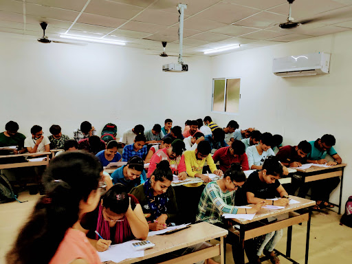 Tutor Teaching Classes of The Class Of Science