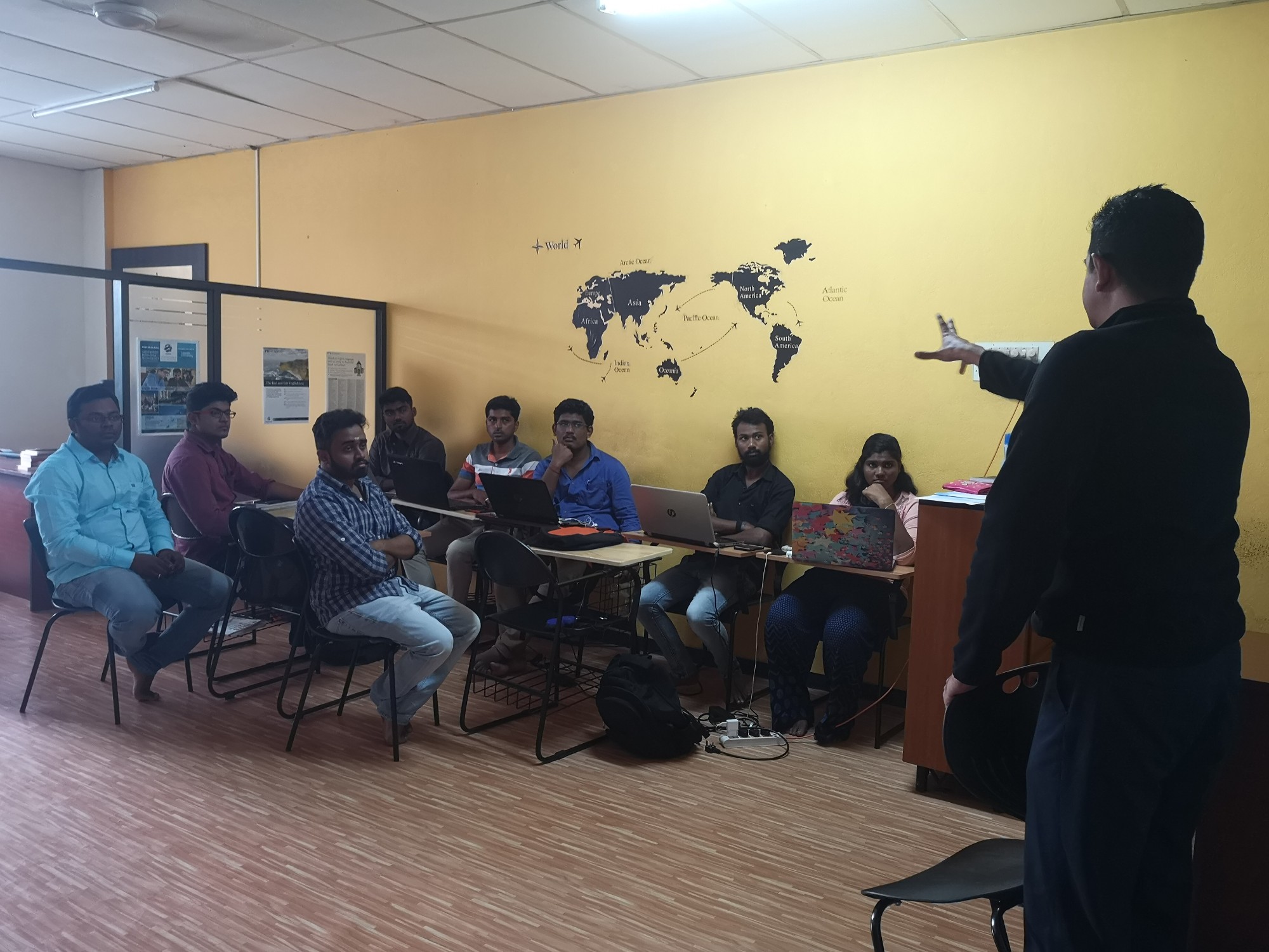 Tutor Teaching Classes of The Global Ties | Coimbatore