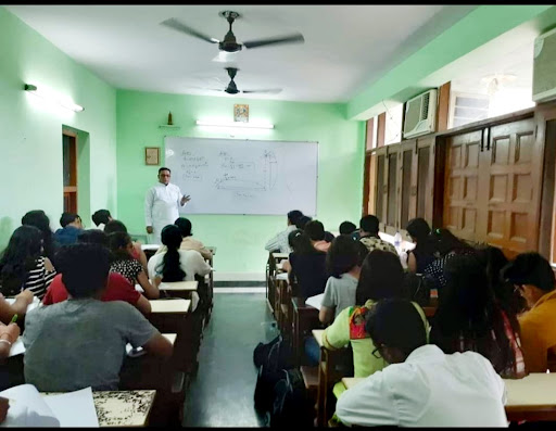 Tutor Teaching Classes of TOCAB Institute
