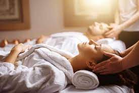 Head Massage of Manisha Kachi