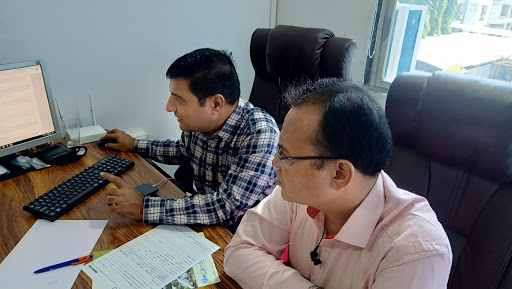 Tutor Teaching Classes of Uniconnect Overseas Consultancy