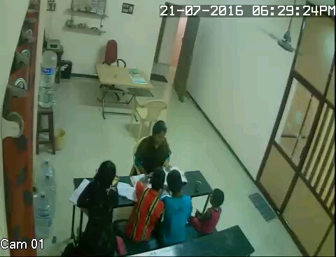 Tutor Teaching Classes of Vivekanandha Tutorial Tuition Centre & Home Tuition