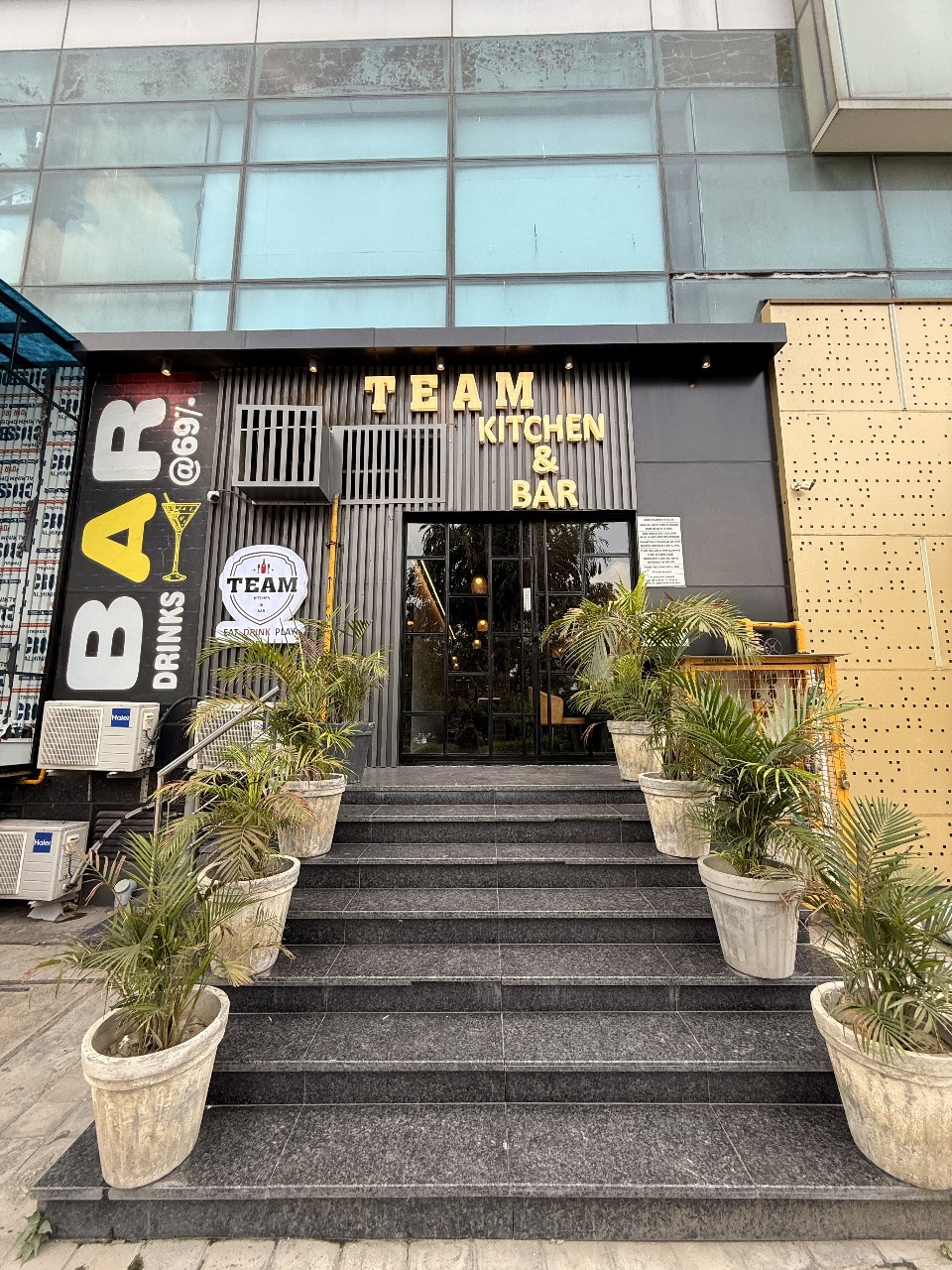 Team Kitchen & Bar Surajmal Vihar Delhi Team Kitchen & Bar Surajmal Vihar Delhi