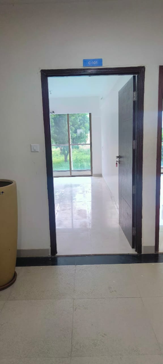 Flat for Sale in S.G. Highway